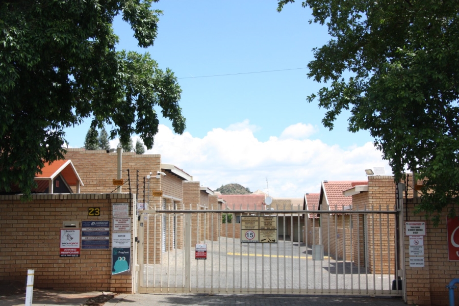 3 Bedroom Property for Sale in Langenhovenpark Free State